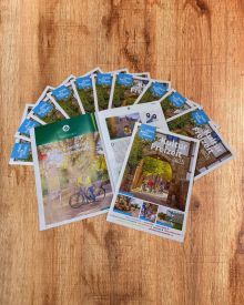 Eine Broschüre, die eine ansprechende Gestaltung mit Text und Bildern zeigt. Sie enthält Informationen zu Kultur- und Freizeittipps.